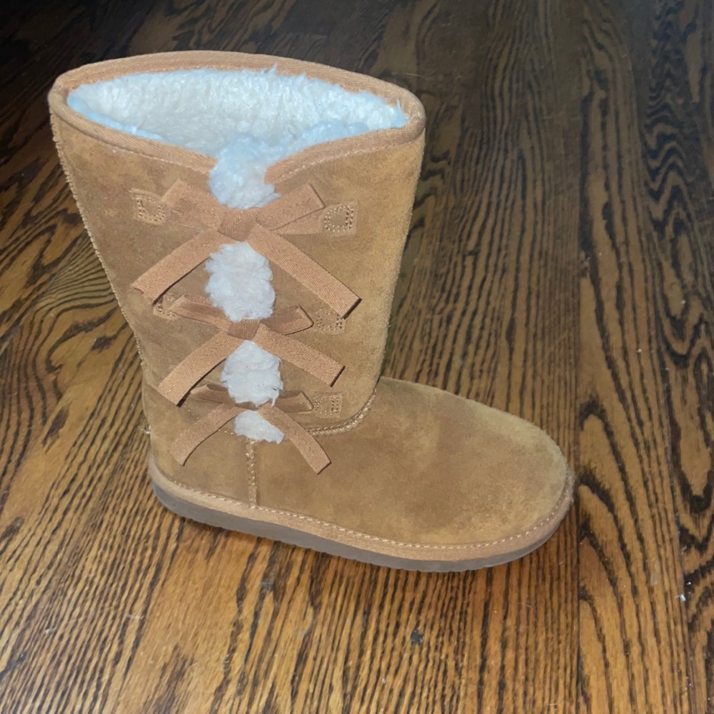 Kookaburra by Ugg girls size 3 tan boots